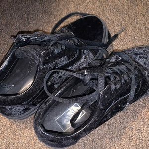 Velvet black vans
